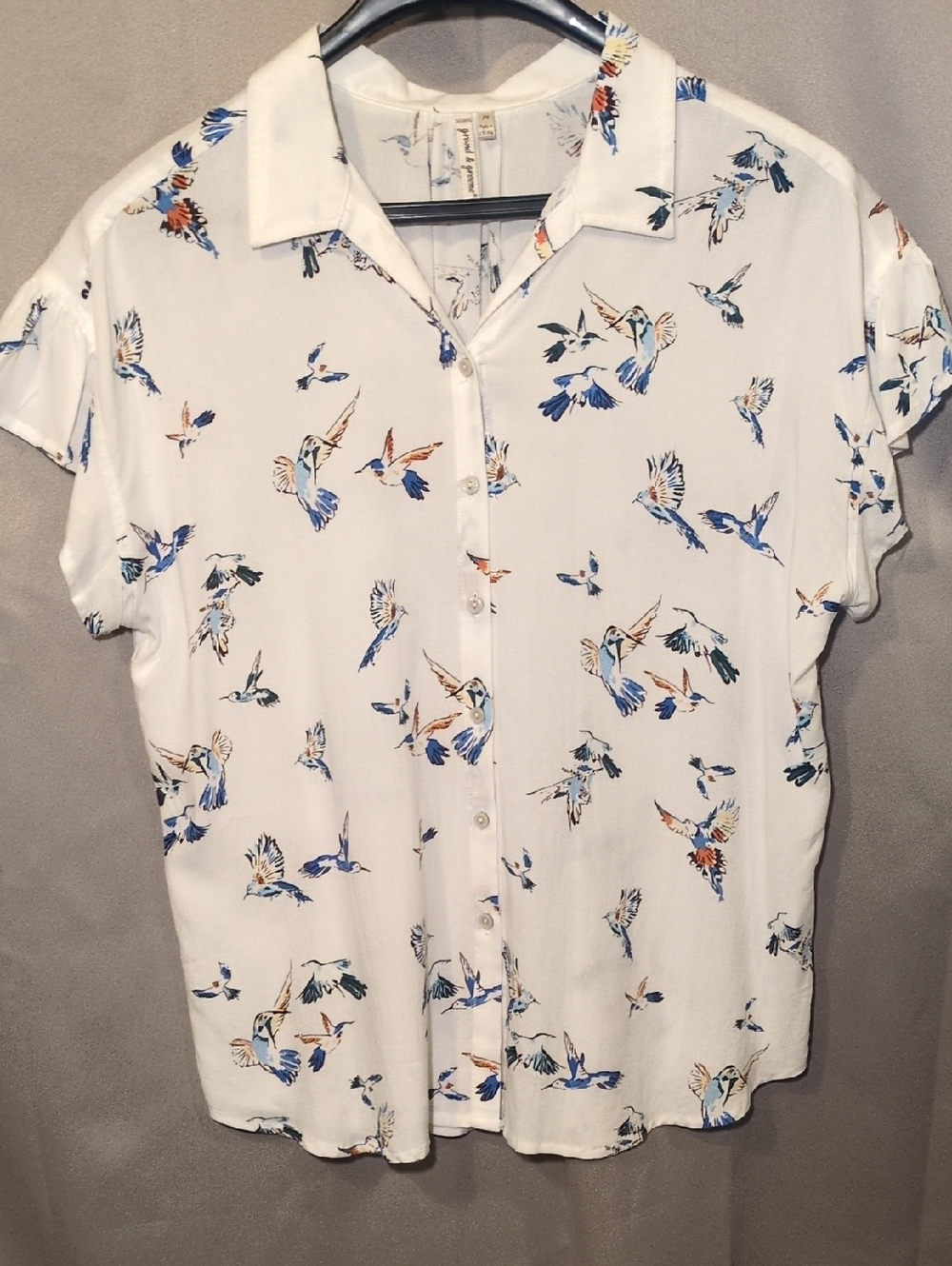 grand & greene White Short-Sleeve Button-Down Shirt with Bird Print